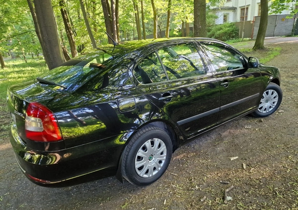 Skoda Octavia cena 12999 przebieg: 385000, rok produkcji 2010 z Sosnowiec małe 277